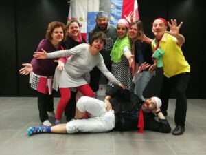 Divertido! Foto de grupo en Taller de clown