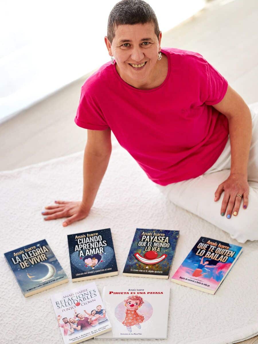 Anaís con sus libros Anaís con sus libros